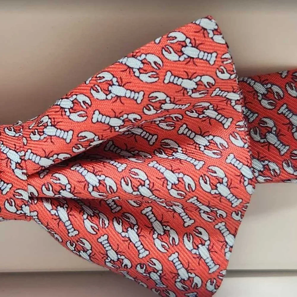 New boys Vineyard Vines classic lobsters red bow tie